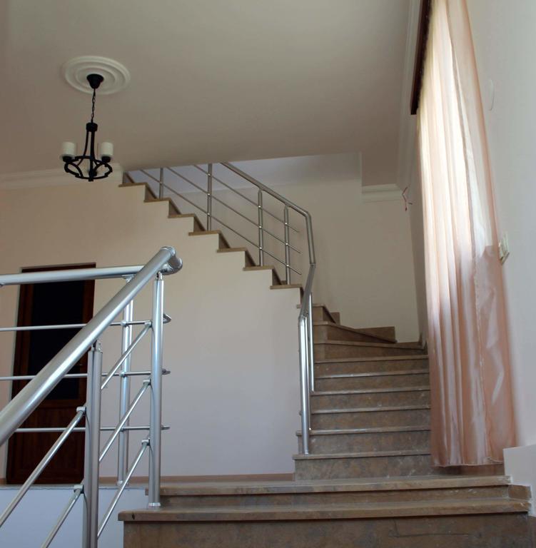 Family&Friends Guest house Dilidschan Exterior foto