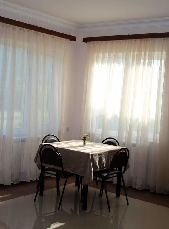 Family&Friends Guest house Dilidschan Exterior foto